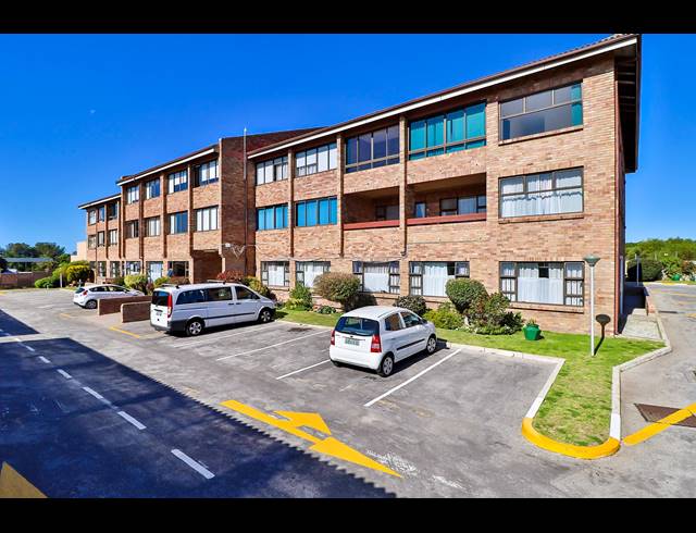 1 BEDROOM TOWNHOUSE RENTED IN SUMMERSTRAND